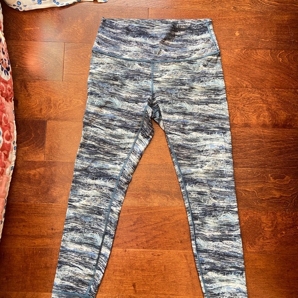 Blue & Gray Patterned Lululemon Wunder Under Hi-Rise 25 inch Leggings Size 10 - Picture 8 of 8